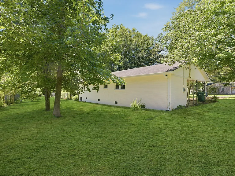 310 McDonald Dr — Photo 25
