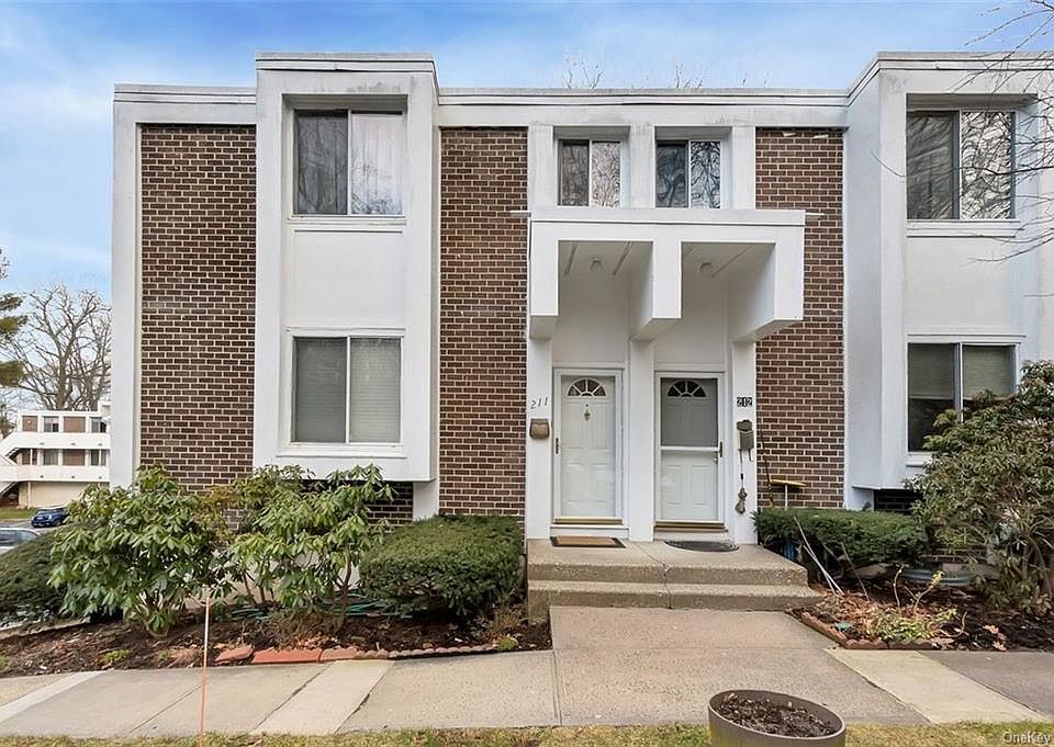 1st image of 211 Tallwood Drive
