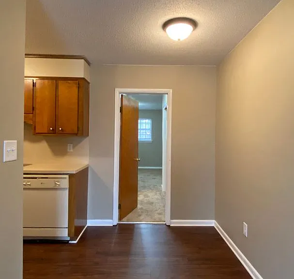 Club View Apartments — Photo 29