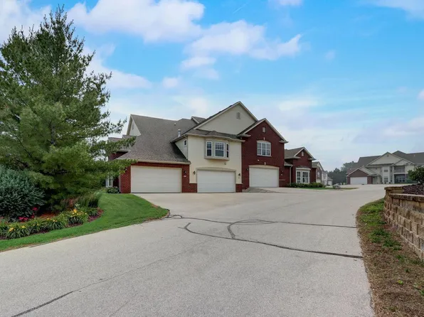 571 Grandview COURT #C, Pewaukee, WI 53072