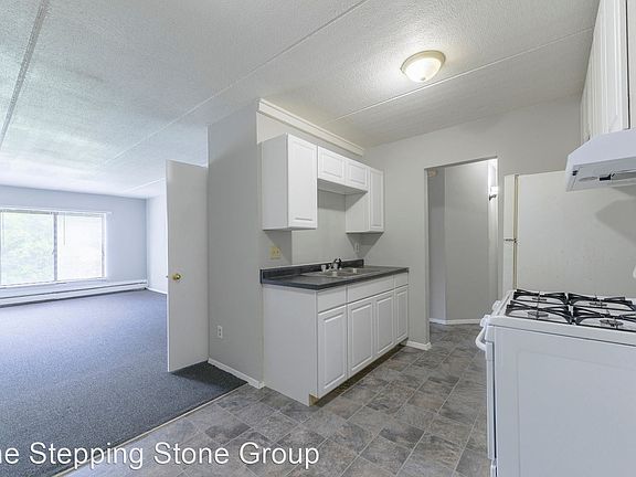 3rd image of 1707 Glenwood Ave Unit 208