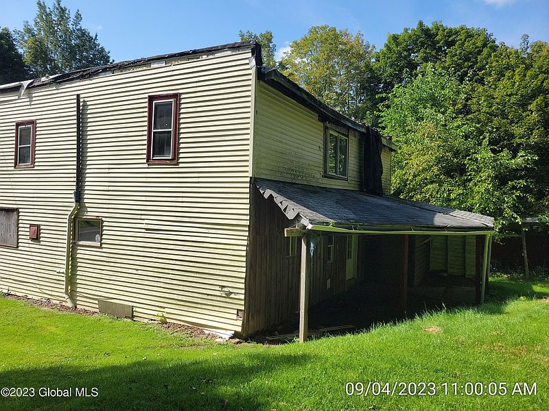 3rd image of 111 Green Hollow Road