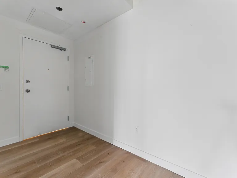 744 4th Ave SW — Photo 45