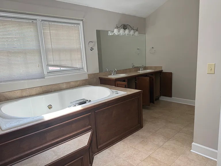 678 Union Dr — Photo 34