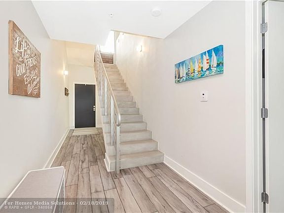 3rd image of 450 SE 1st Cir #450