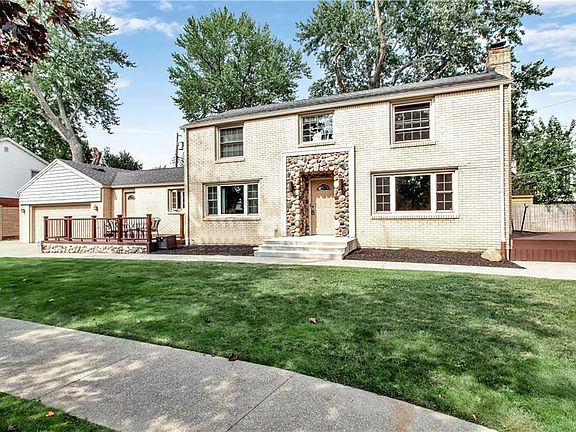2nd image of 22 Deerhurst Park Blvd