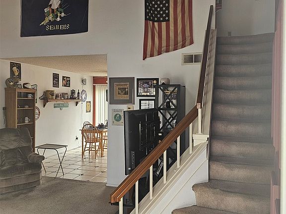 4th image of 12274 Daisy Ct