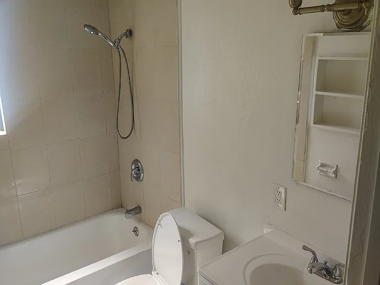 2125 North Ave #2 — Photo 8
