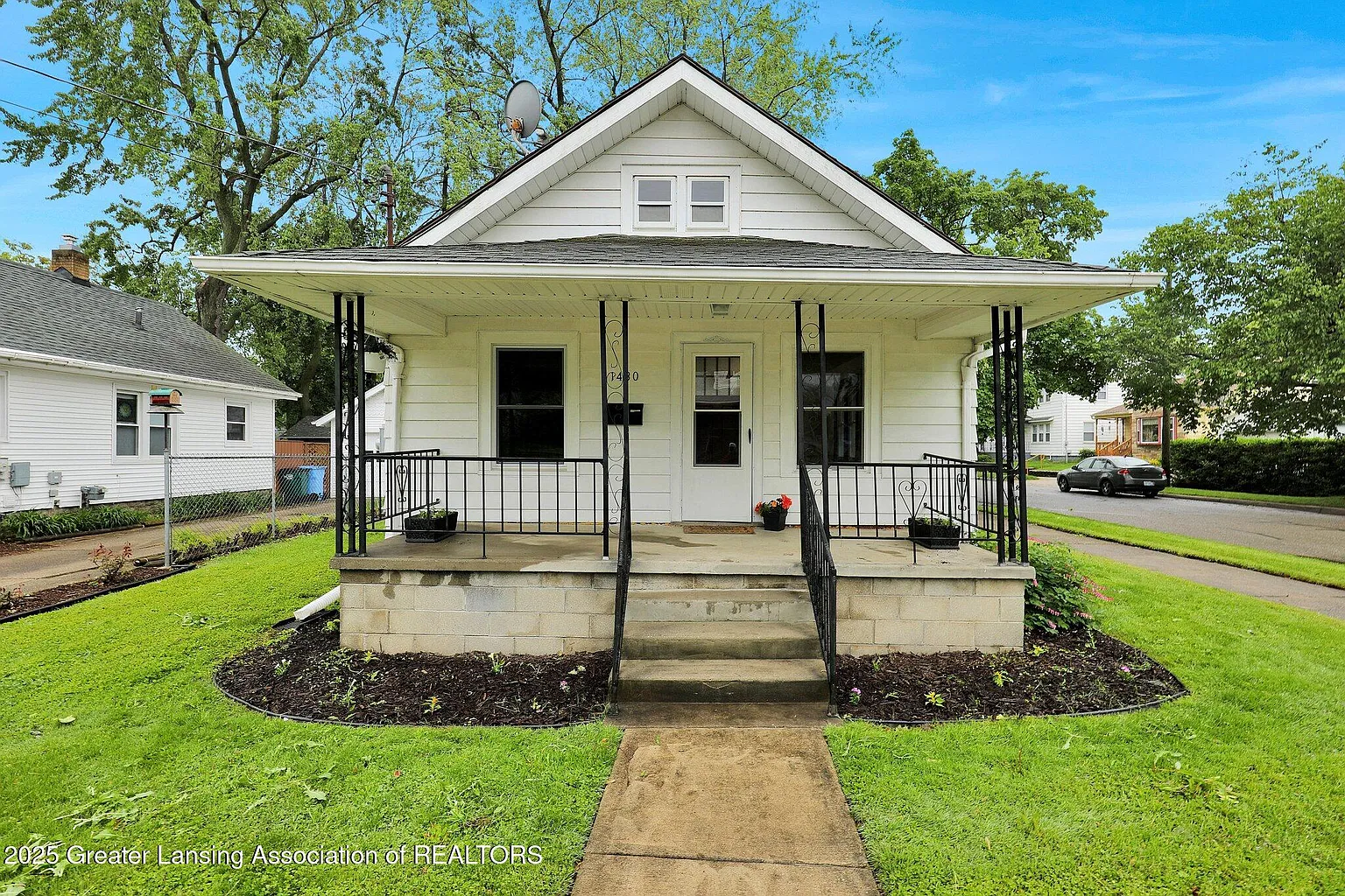 1430 E Oakland Ave photo 1