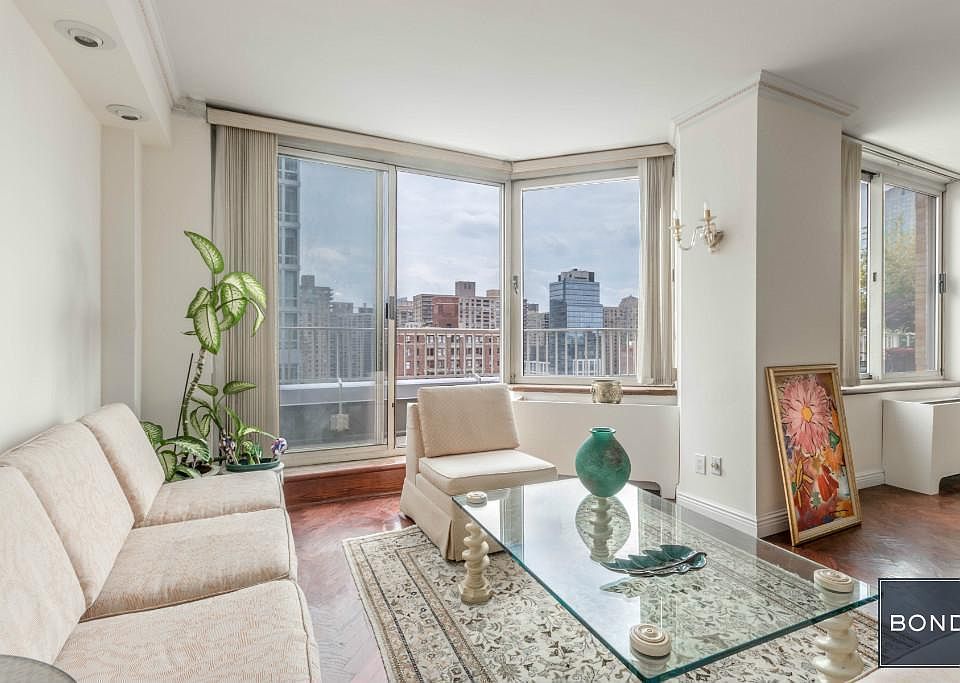 1st image of 201 W 72nd St APT 17B