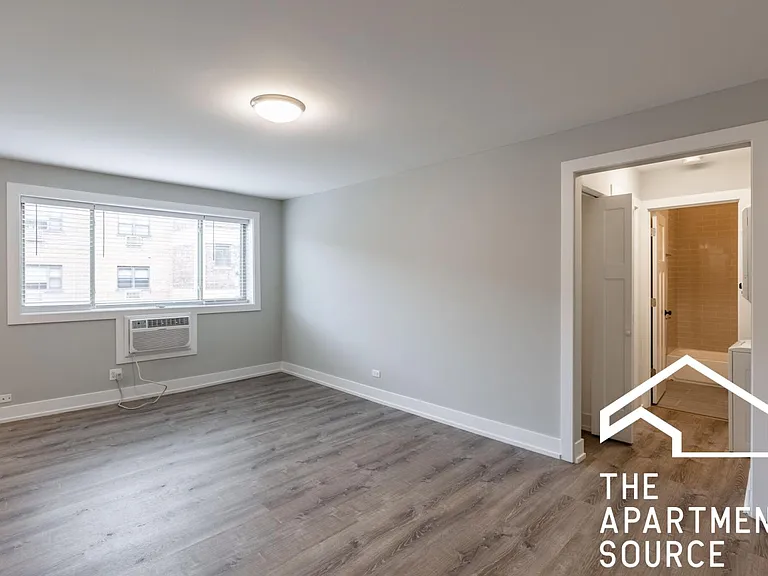 533 W Surf St #530-412 — Photo 5