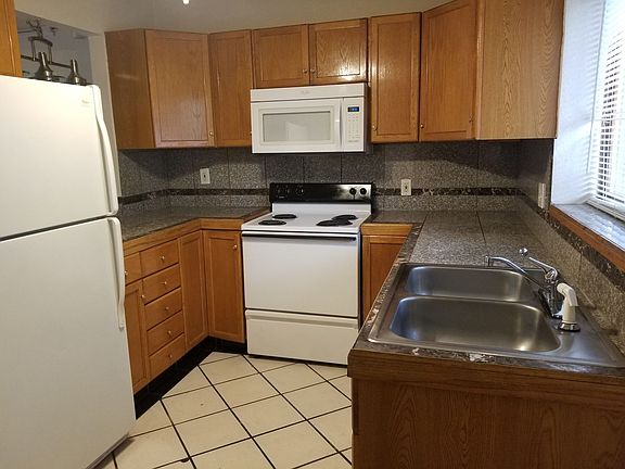 3rd image of 505-555 Harvard Ln #9A