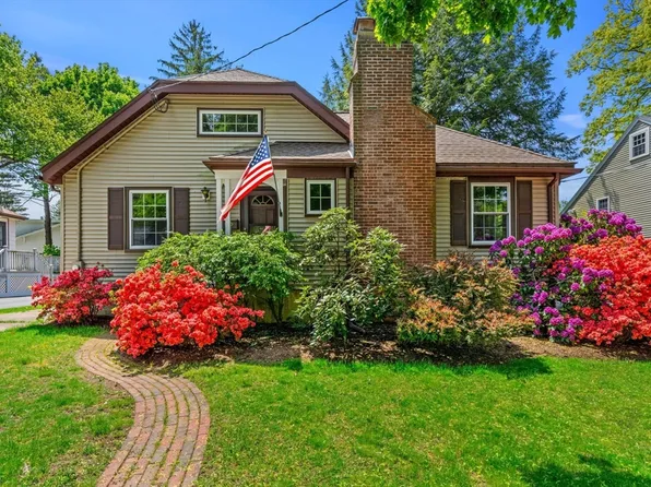 21 Lodge St, Milton, MA 02186