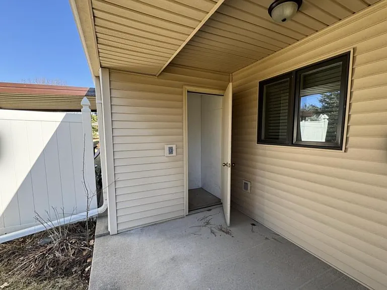 991 Hope Dr — Photo 11