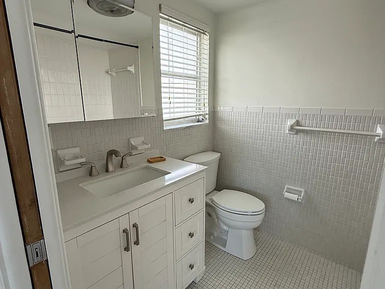 300 35th Ave N #F4 — Photo 8