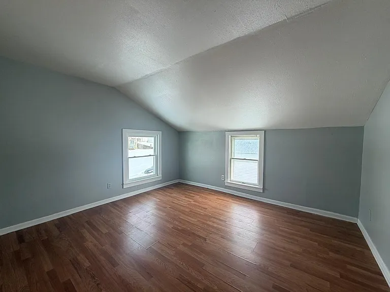 217-219 2nd St #219 — Photo 5