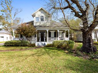 2 Mulberry Pl, Ocean Springs, MS 39564