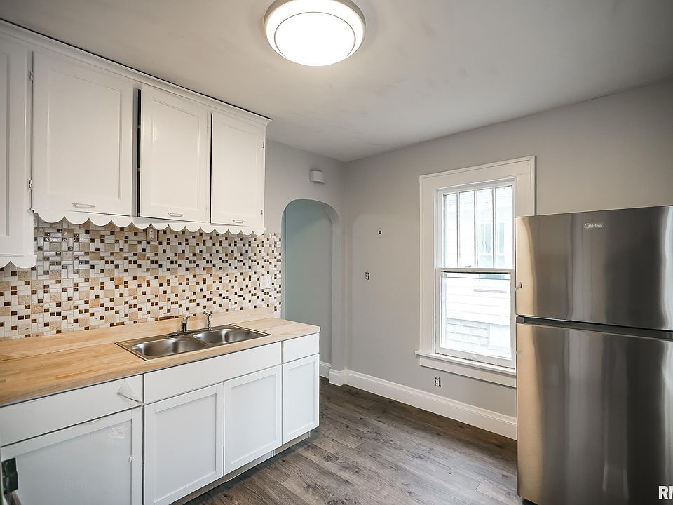 2017 N Ellis St, Peoria, IL 61604 Zillow