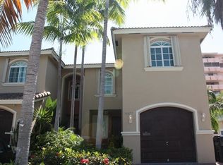 16657 NE 35th Ave #4, North Miami Beach, FL 33160