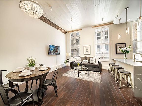 4th image of 210 Decatur St #401