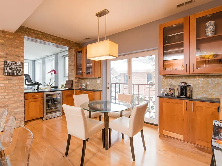 2200 N Leavitt St #3 — Photo 8