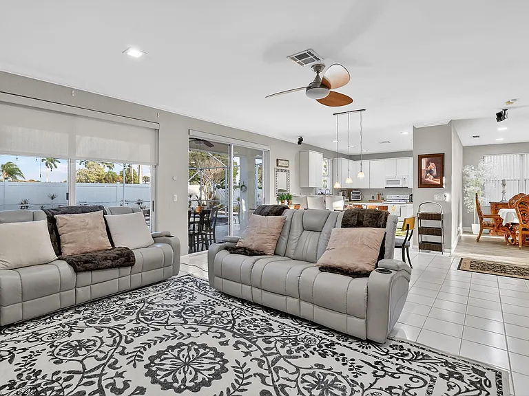 18280 Coral Isles Dr — Photo 21