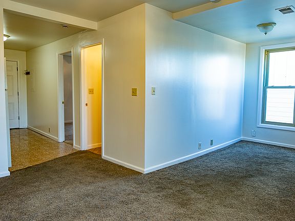 3rd image of 105 E 30th St #1