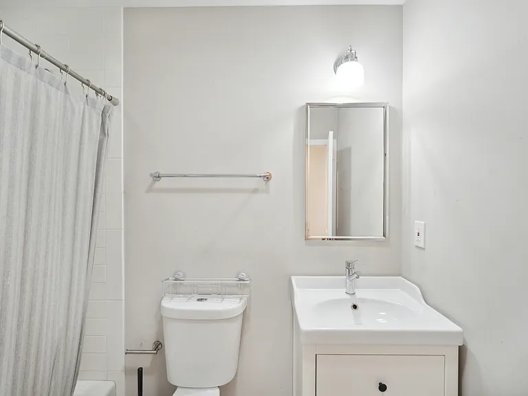 1246 E Fletcher St — Photo 16