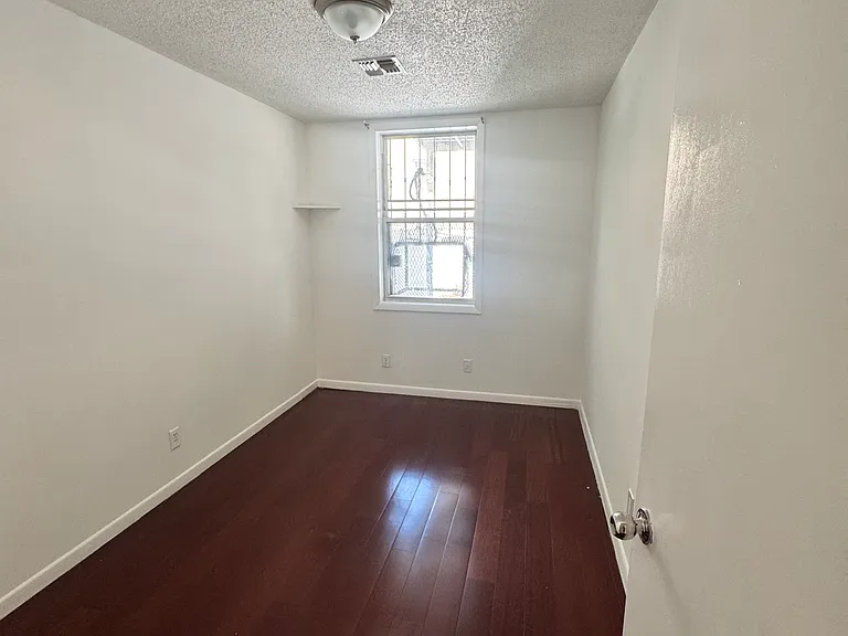 439 E 147th St #1 — Photo 10