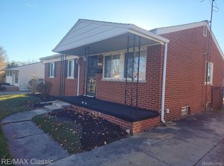 123 Victory Dr, Pontiac, MI 48342
