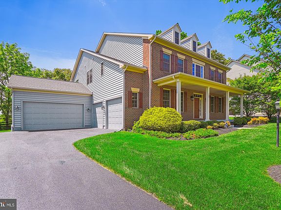 2nd image of 107 Levenbury Pl