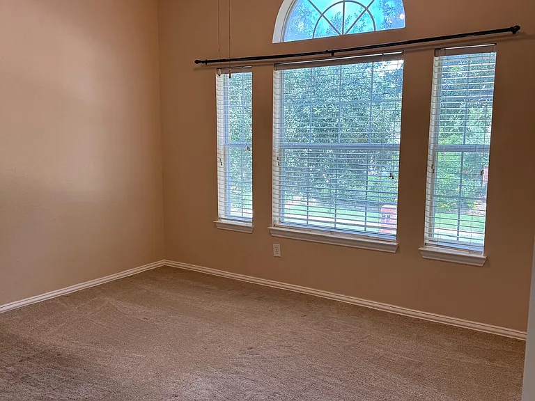 9702 Windy Hollow Dr — Photo 28