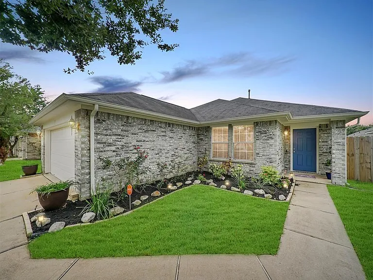 6619 Wellington Meadows Dr — Photo 2