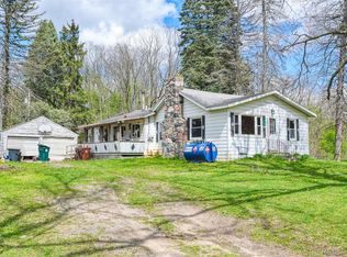5704 Crandall Rd, Howell, MI 48855