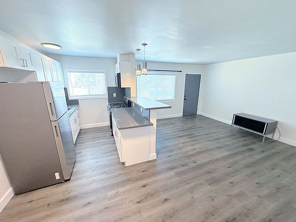 3rd image of 3711 S Normandie Ave #3