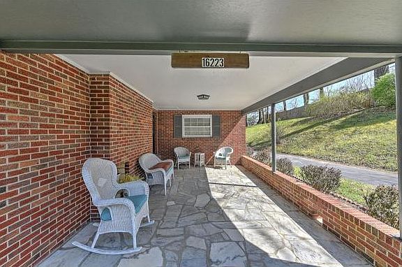 3rd image of 16223 Mary St