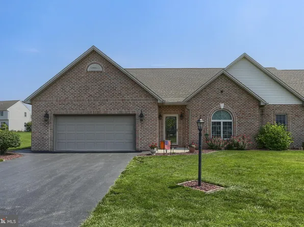 70 Fairfax Ln, Annville, PA 17003