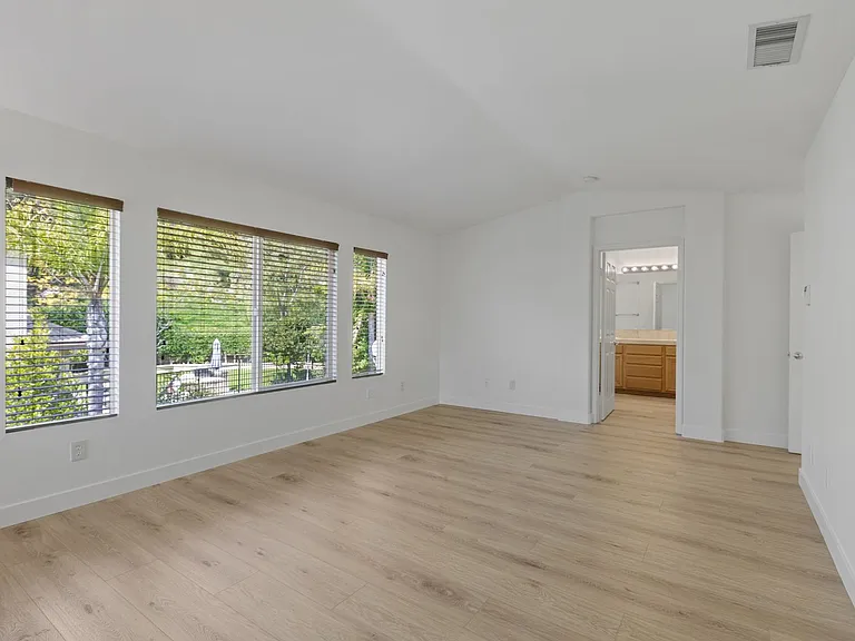 11349 Ferrara Ln — Photo 27