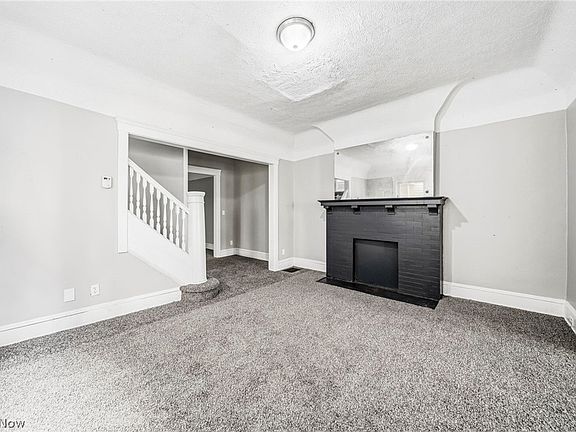 4th image of 1637 Holyrood Rd
