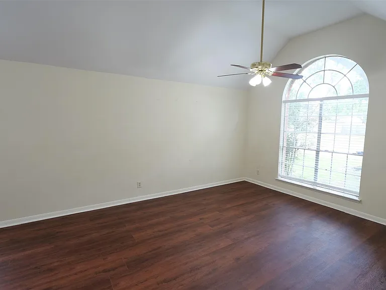 1314 Hollow Ash Ln — Photo 3