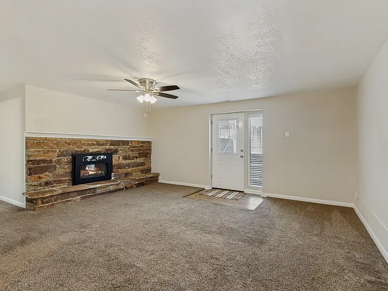 256 N 300 W — Photo 5