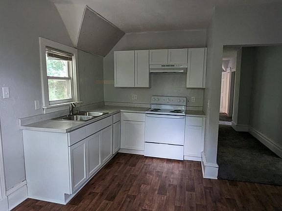 3rd image of 119 S 6th St APT 2