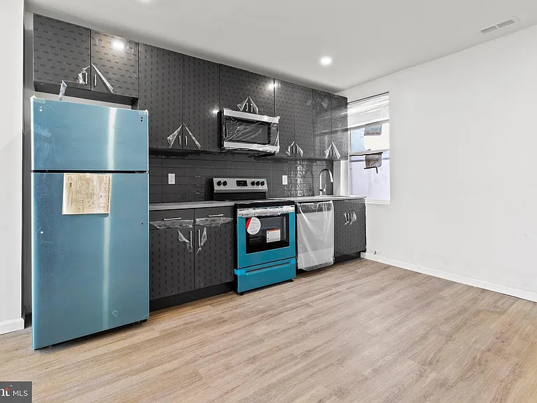 1602 S Broad St #3 — Photo 4