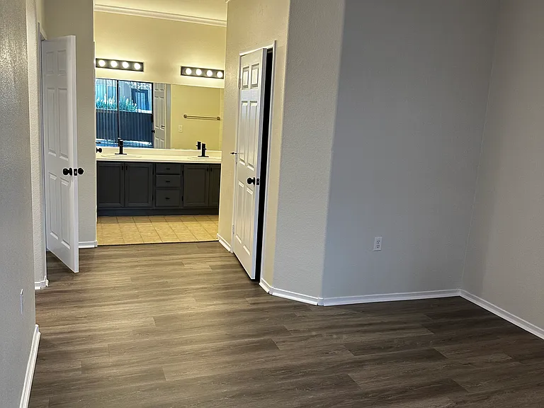 10245 S Maryland Pkwy #1205 — Photo 13