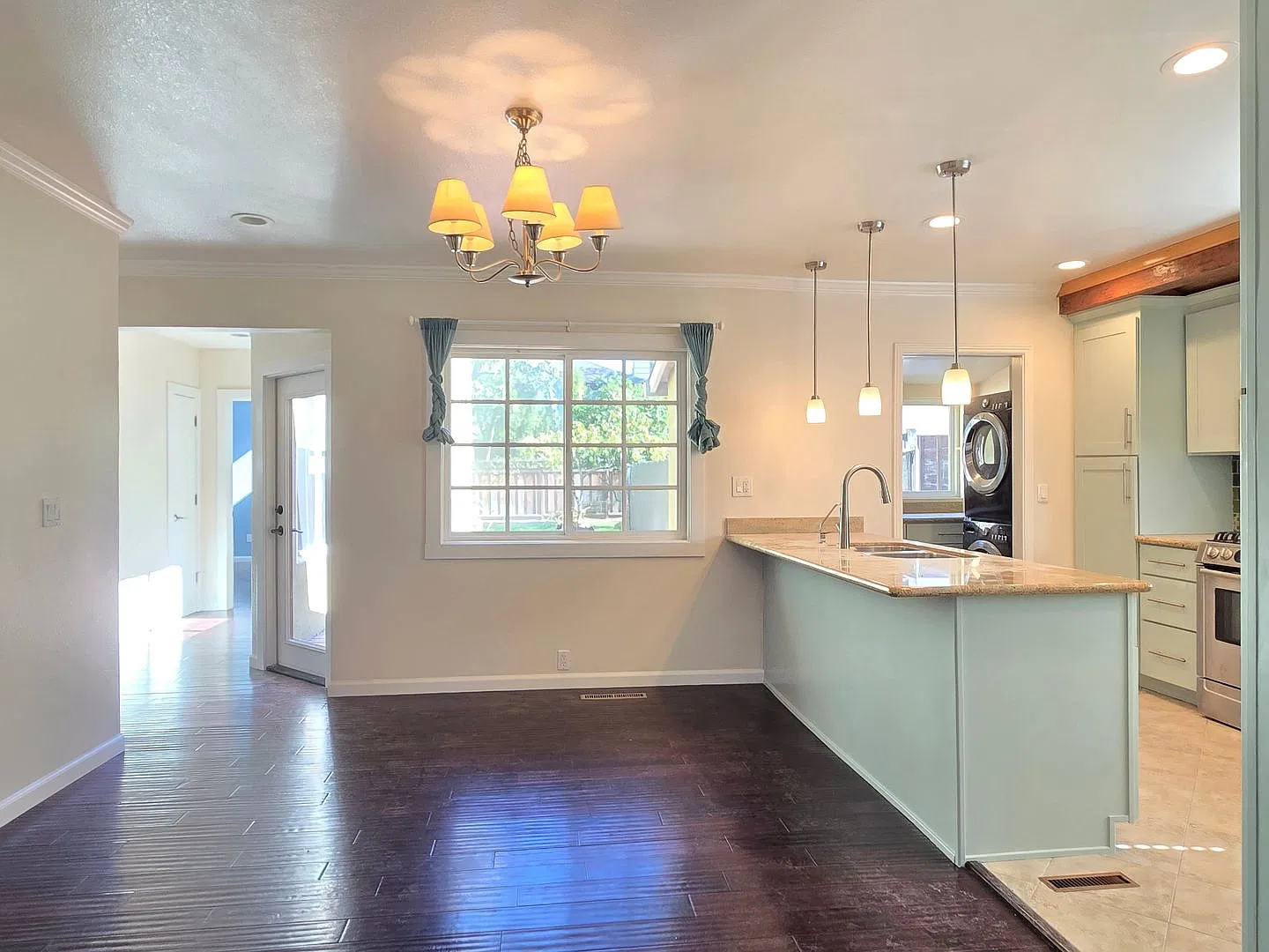 Mountain View — Photo 3