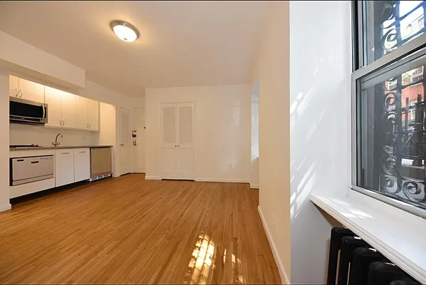 Rented by Buchbinder & Warren | media 13