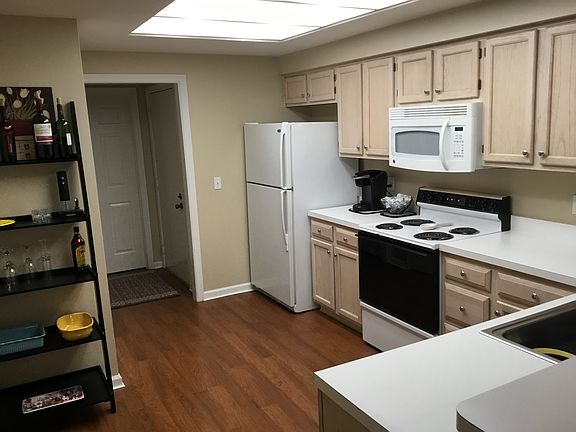 4th image of 8208 Cyrus Ln