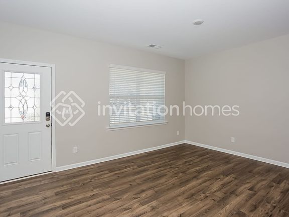 3rd image of 123 Cherry Birch St