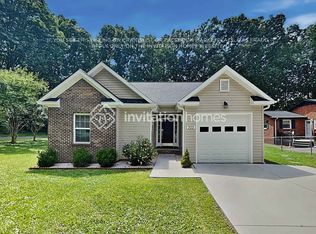 703 Phoenix St, Statesville, NC 28677