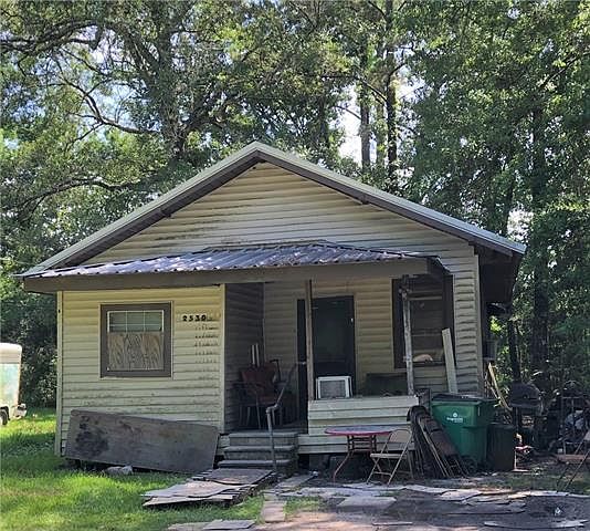 2nd image of 2530 Caroline St